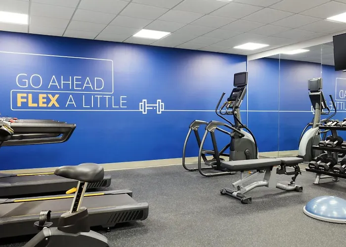 Holiday Inn Express & Suites Chatsworth By Ihg