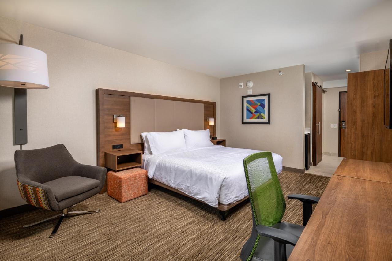 Hotel Express & Chatsworth By Ihg