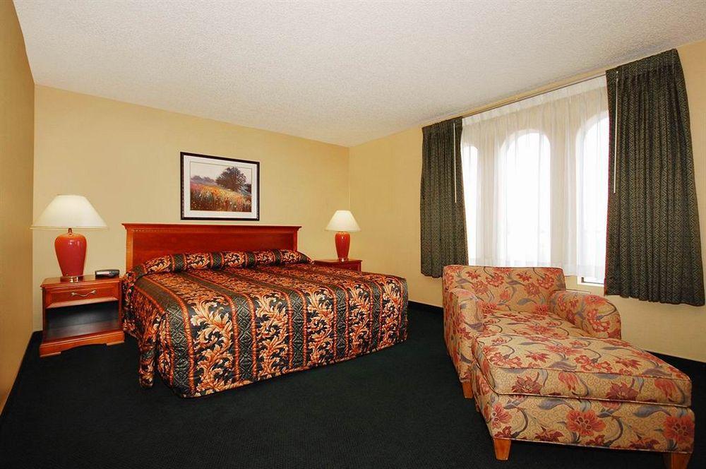 Express & Chatsworth By Ihg