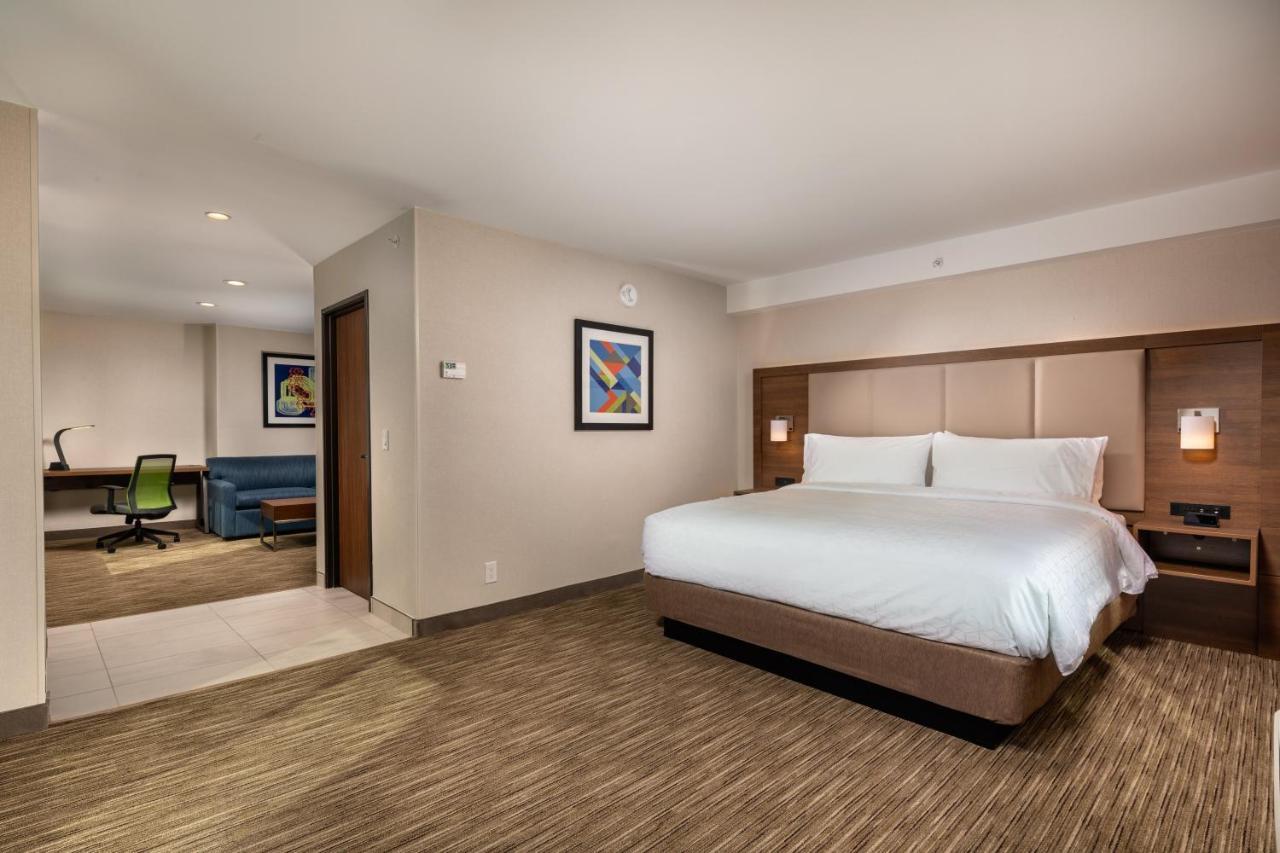 Hotel Express & Chatsworth By Ihg