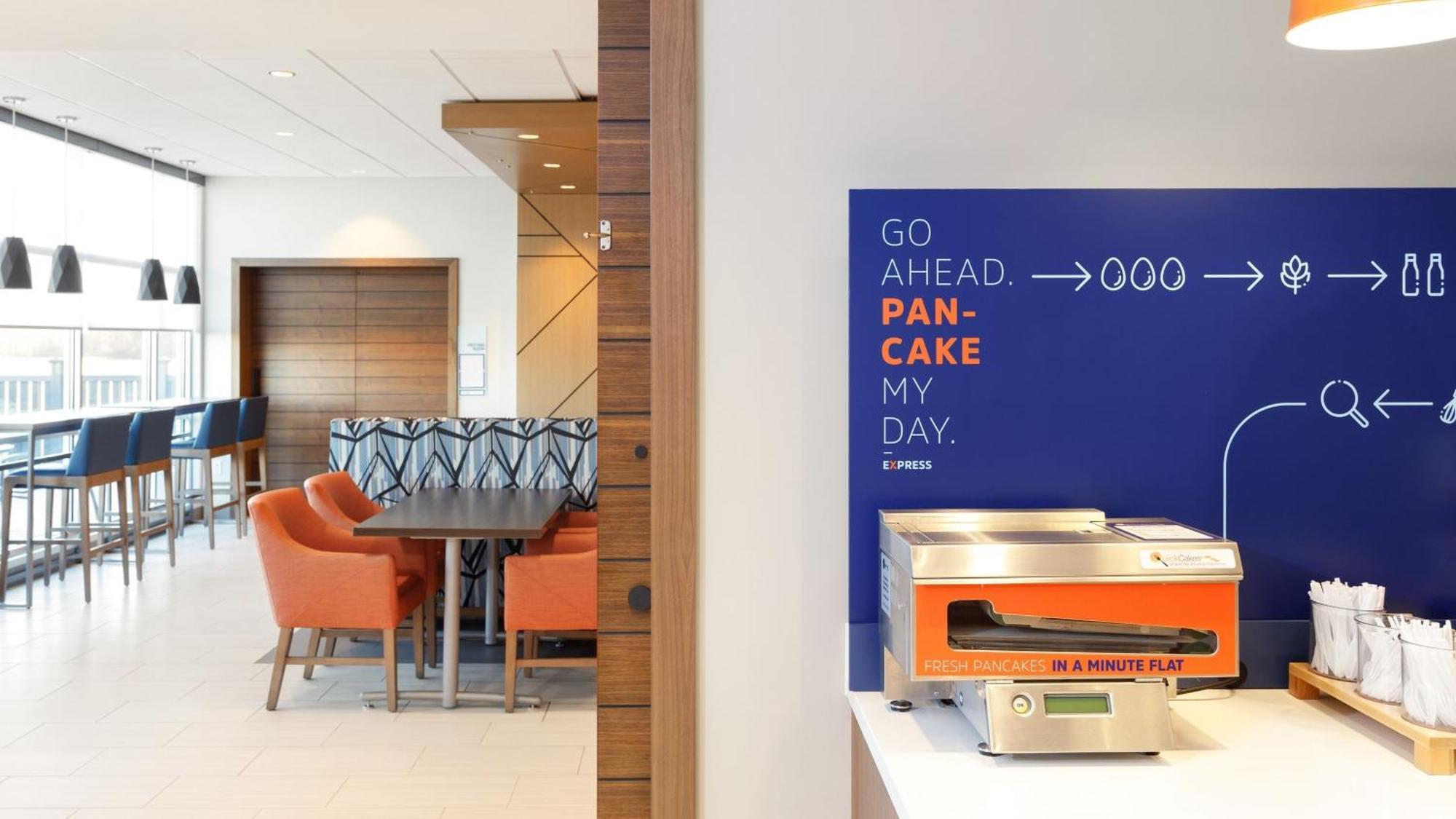 Hotel Express & Chatsworth By Ihg 2*