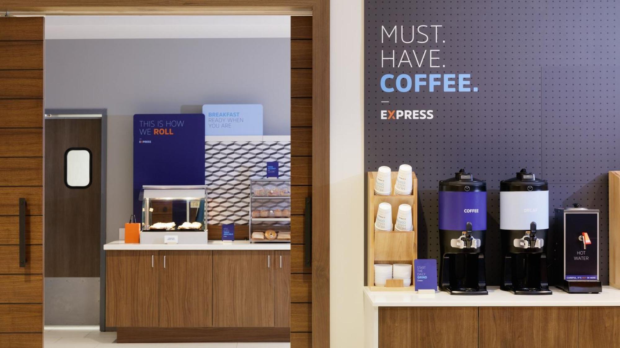 Hotel Express & Chatsworth By Ihg Los Angeles