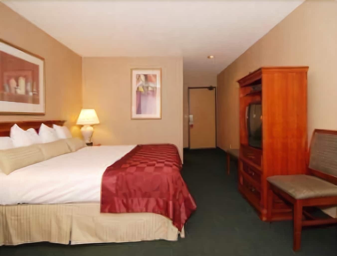 Hotel Express & Chatsworth By Ihg 2*