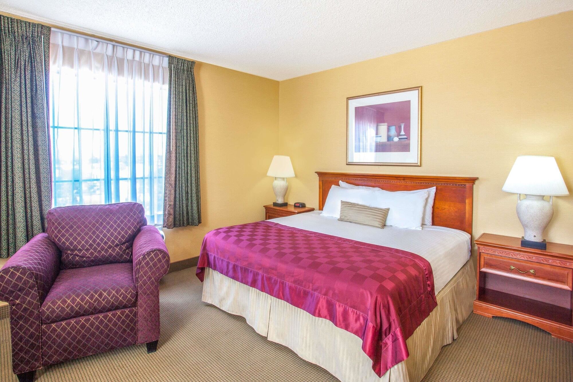 Hotel Express & Chatsworth By Ihg