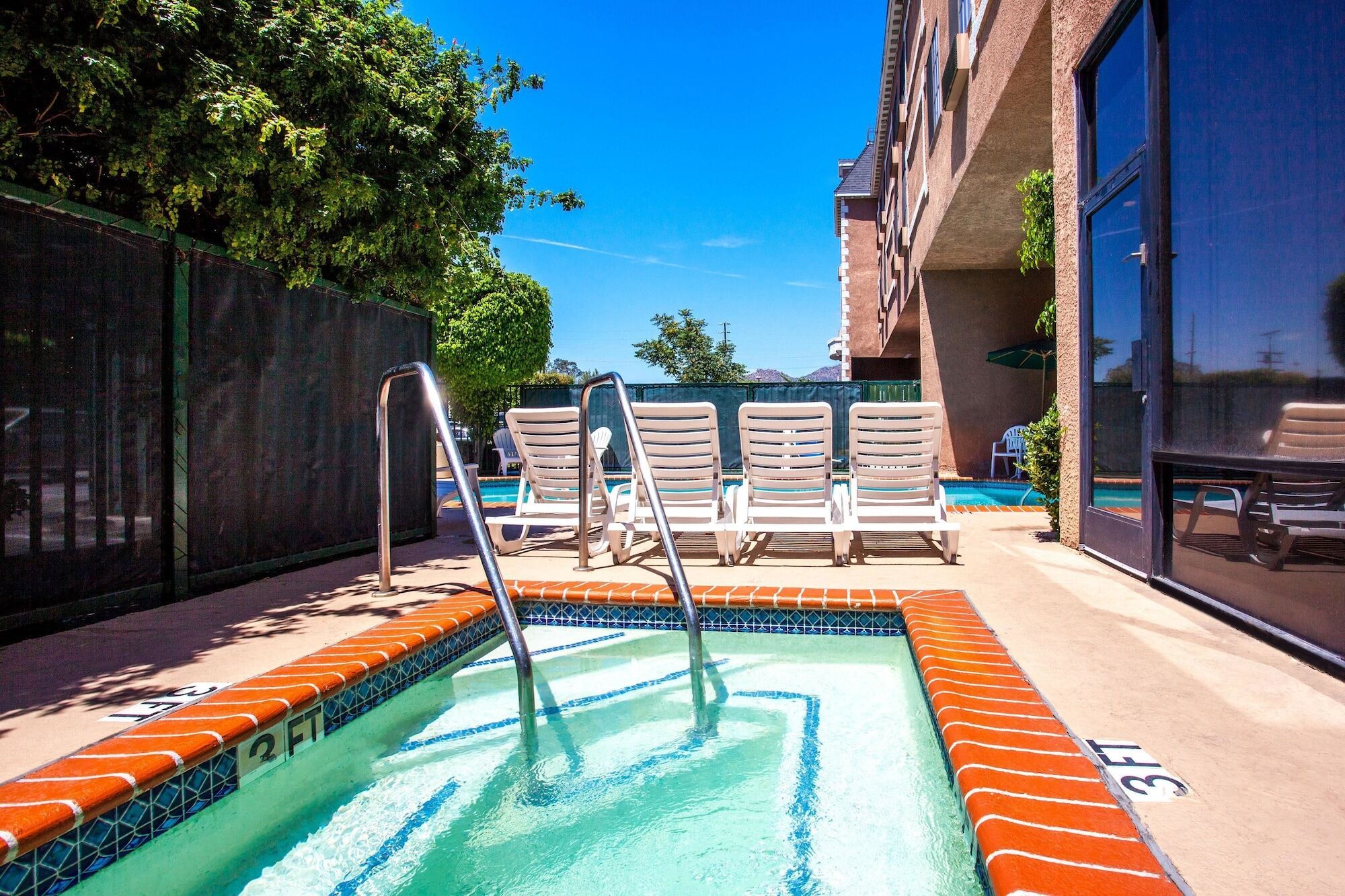 Express & Chatsworth By Ihg Hotel Los Angeles